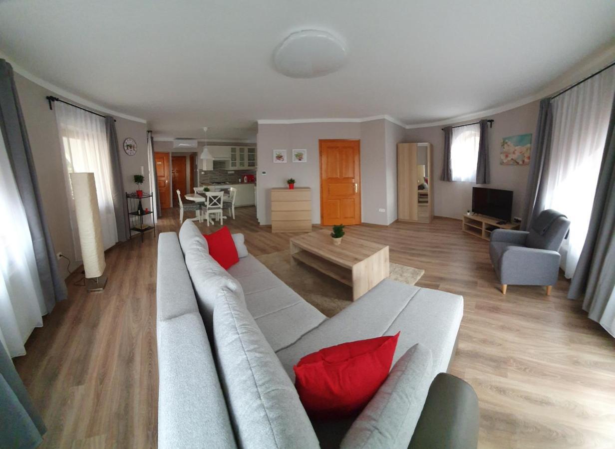 Pannonia Apartman Esztergom Exterior photo