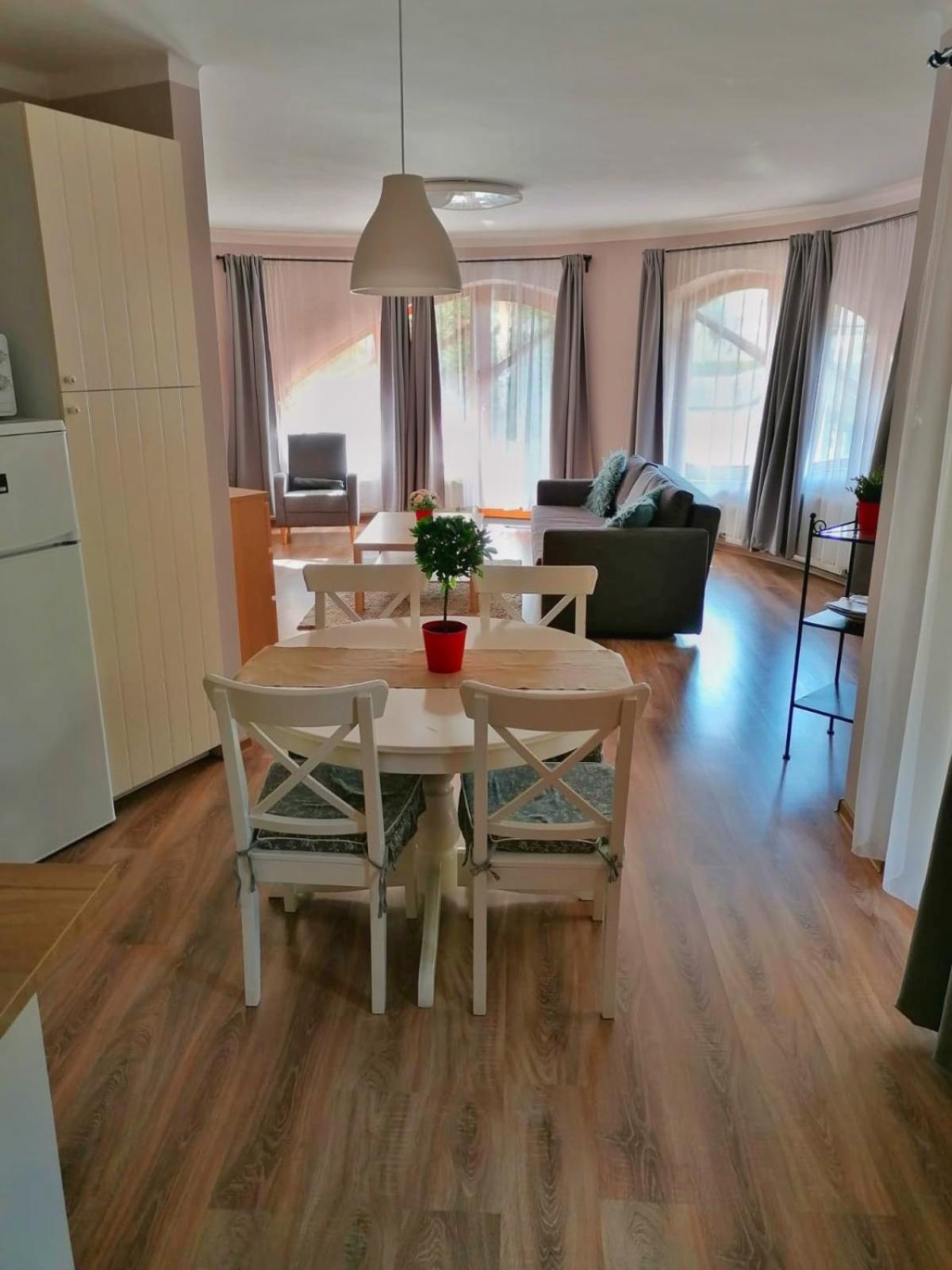 Pannonia Apartman Esztergom Exterior photo