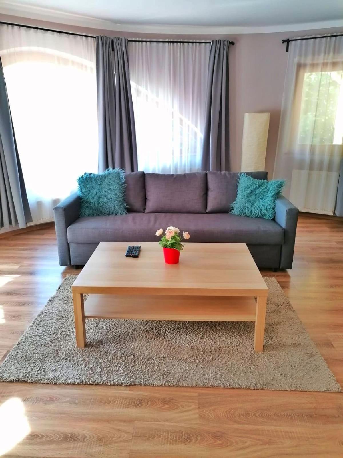 Pannonia Apartman Esztergom Exterior photo